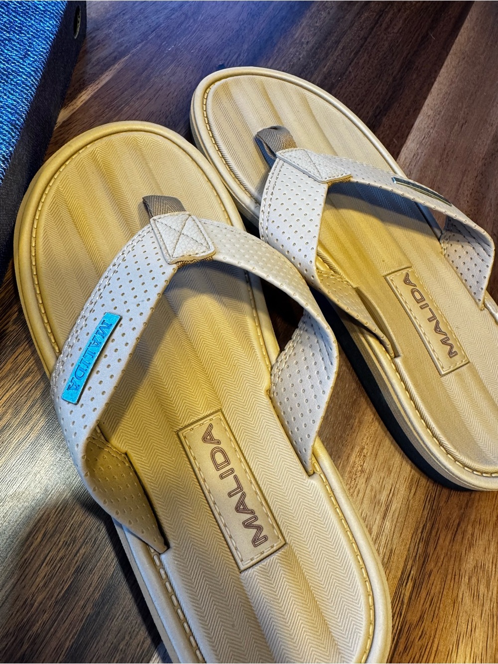 BRAND NEW Women's khaki Comfort Flip Flop Sandals